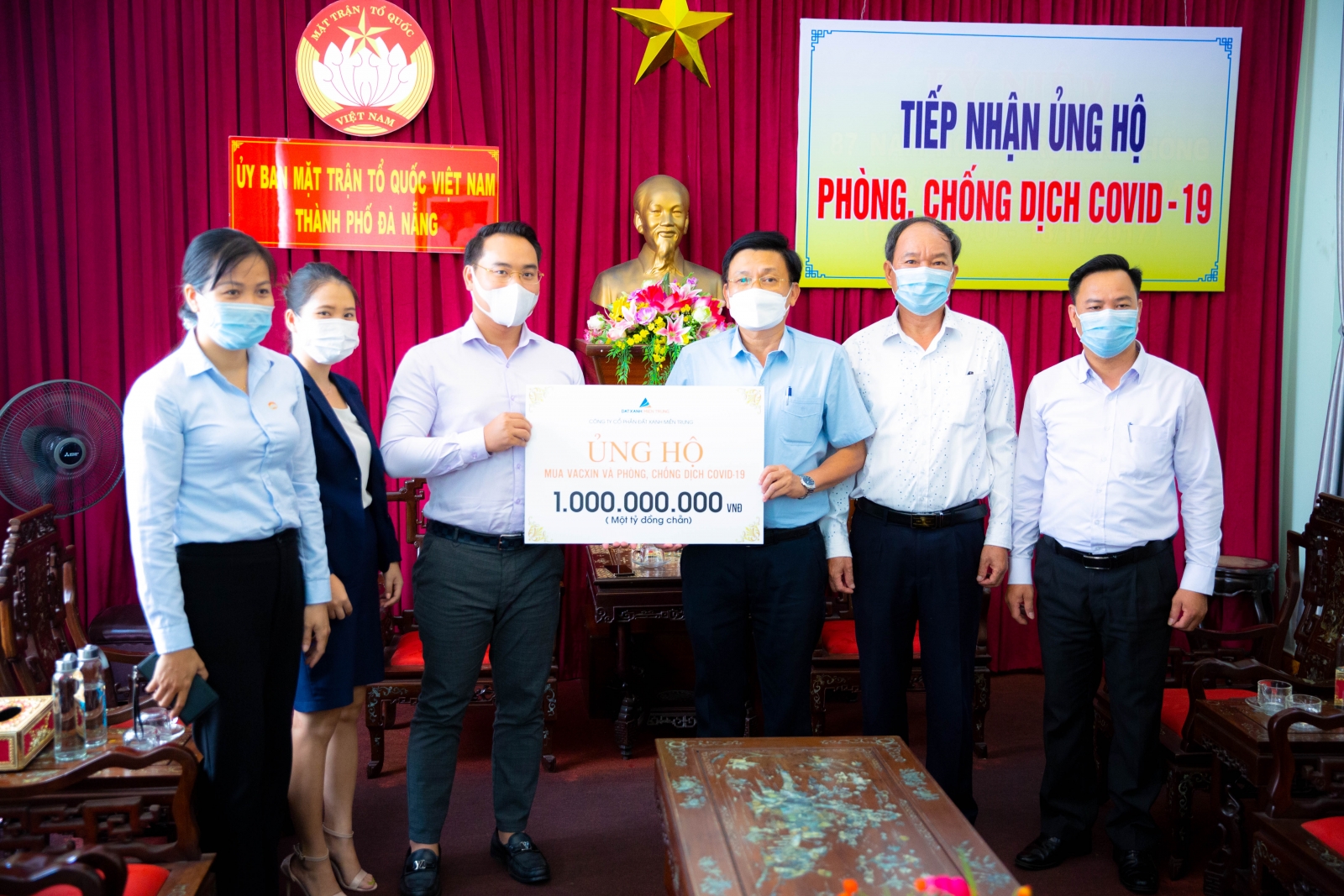 ĐẤT XANH MIỀN TRUNG ỦNG HỘ 3 TỶ ĐỒNG CHO QUỸ VACCINE COVID-19