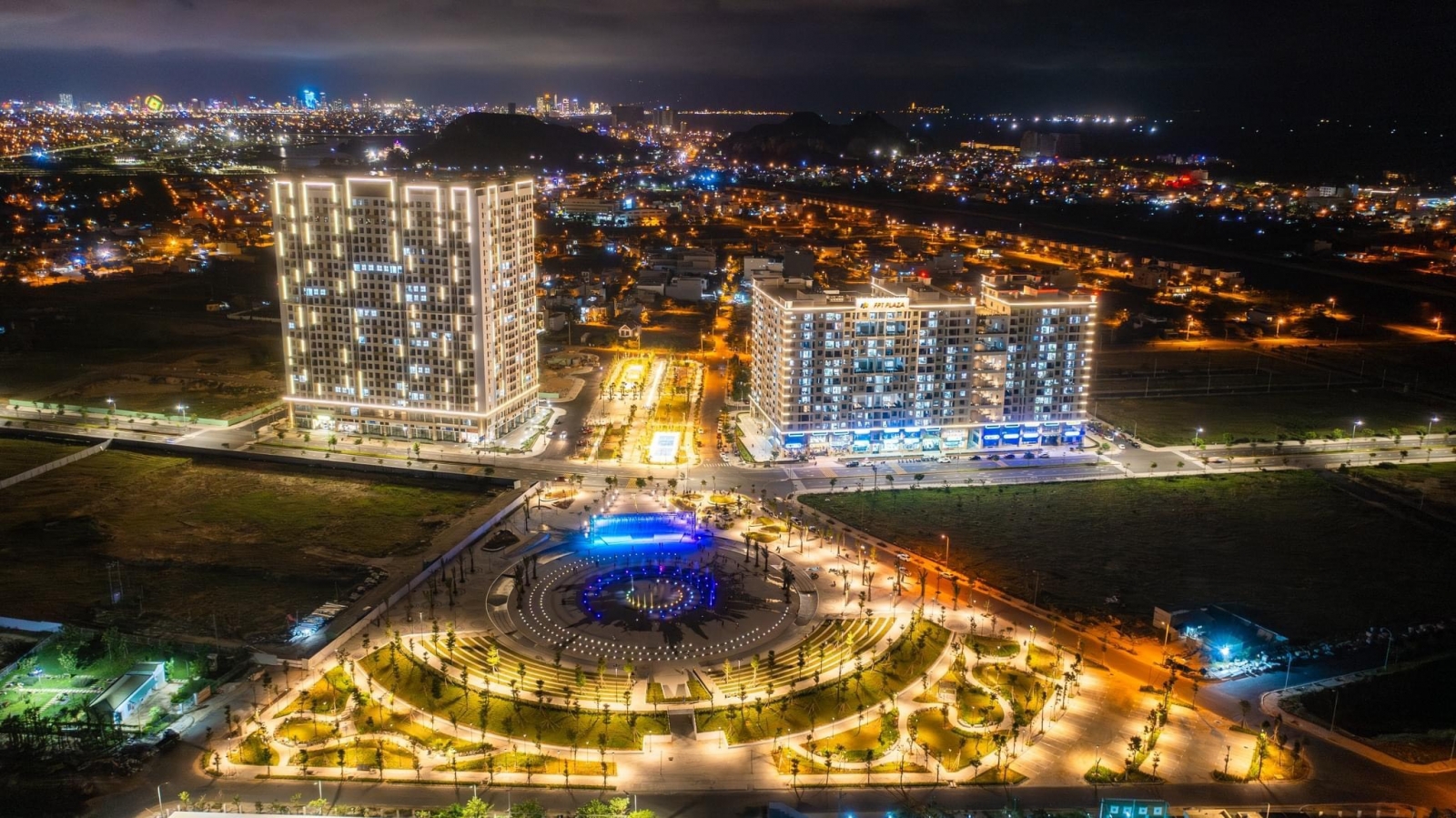 quảng trường dự án ban đêm